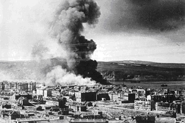 Пожар в Мурманске от бомбёжки